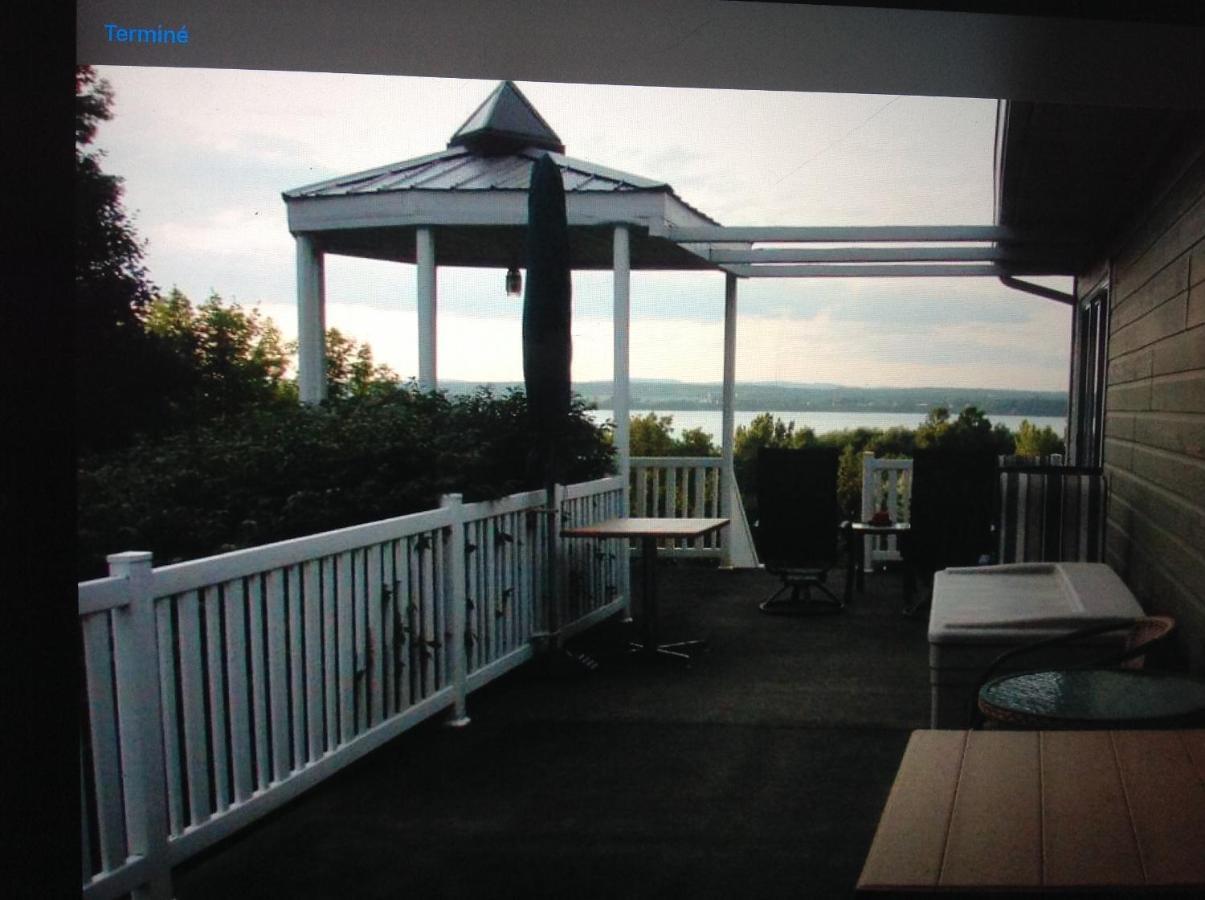 Les Saisons Du Fleuve Bed and Breakfast Lotbiniere Exterior foto