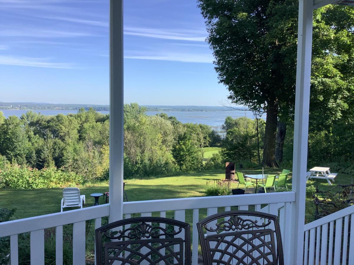 Les Saisons Du Fleuve Bed and Breakfast Lotbiniere Exterior foto