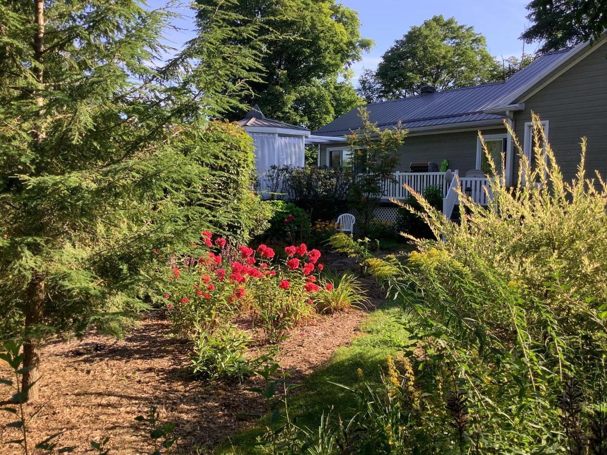 Les Saisons Du Fleuve Bed and Breakfast Lotbiniere Exterior foto