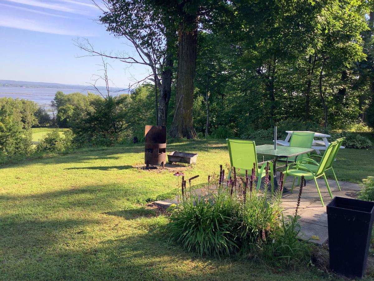 Les Saisons Du Fleuve Bed and Breakfast Lotbiniere Exterior foto